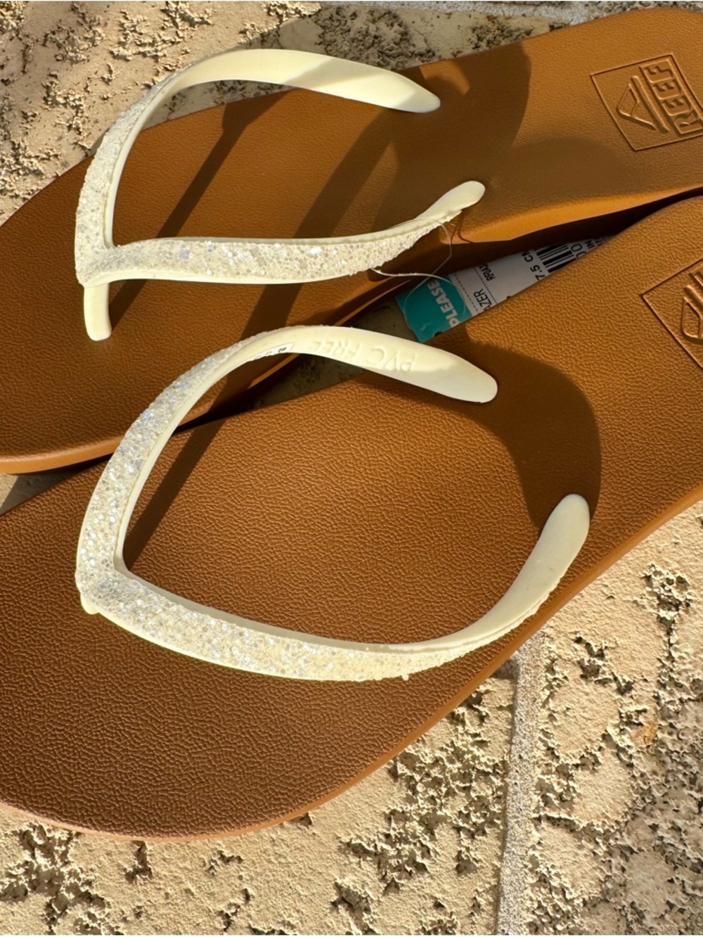 NWT Reef Cushion Stargazer Flip Flops – Women’s Size 7 – Cloud White